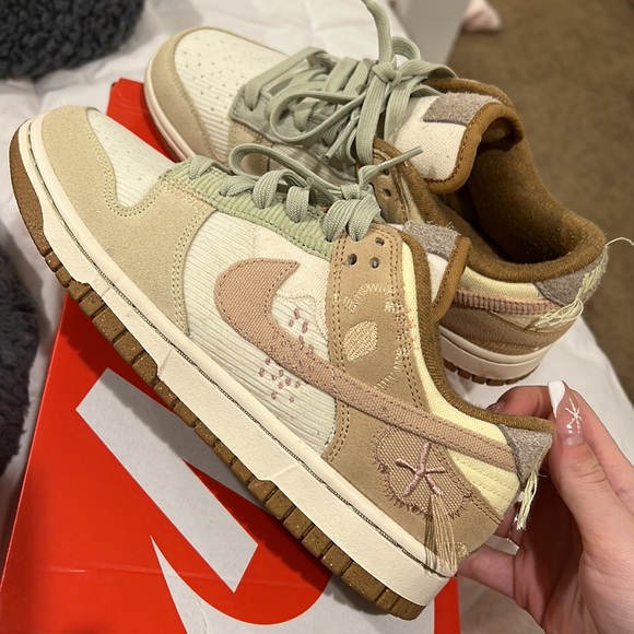 NIKE DUNK LOW “ON THE BRIGHT SIDE” - Picture 4 of 5